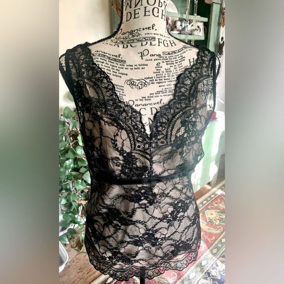 LOFT Tops - Ann Taylor Loft Lace Camisole